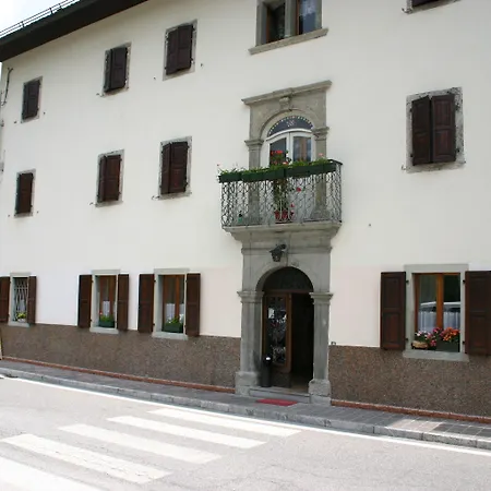 Hotel Alle Alpi 2*